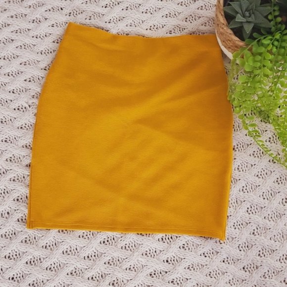 Mustard Knit Ribbed Hi-low Mini Skirt- S- NWOT - Picture 3 of 12